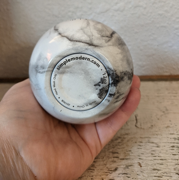 Simple Modern wine tumbler - Picture 4 of 4